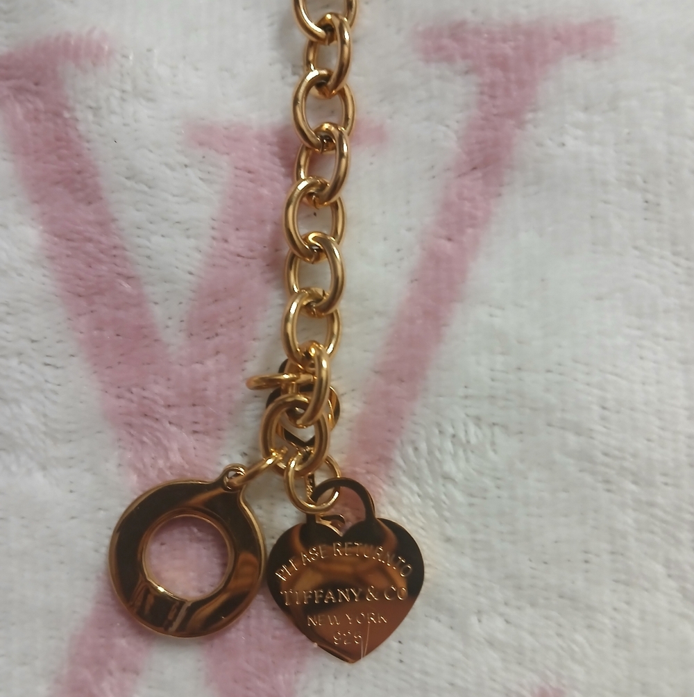 Elegant Gold Bracelet